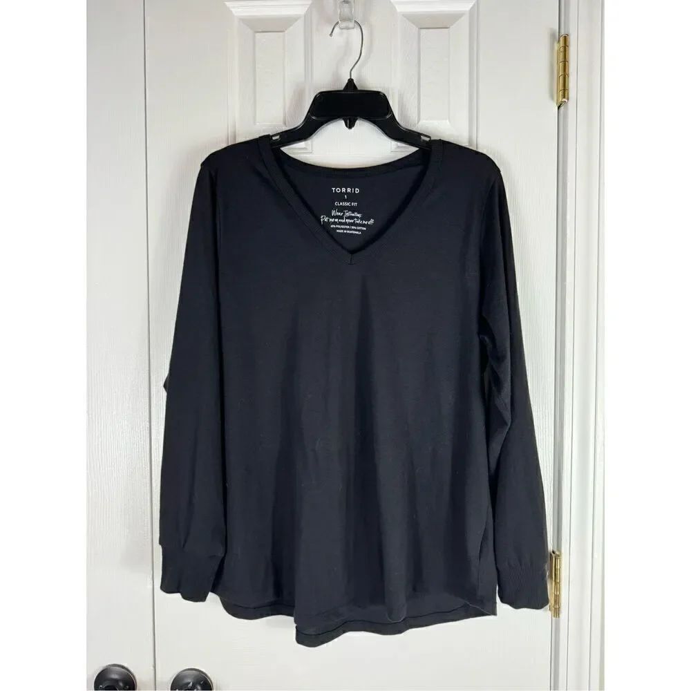 Torrid Womens Black Classic Fit Shirt Size 1 14/16